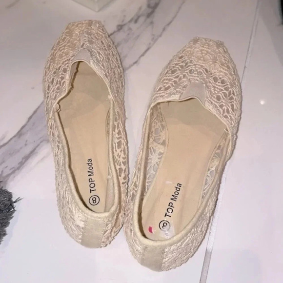 TOP MODA CREAM COLOR LACE SLIP ON SHOES. GREAT FOR WEDDINGS OR EVERYDAY WEAR S 8 - Picture 12 of 13